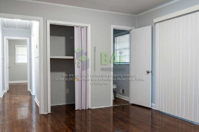 Building Photo - 6106 Venetian Way SW