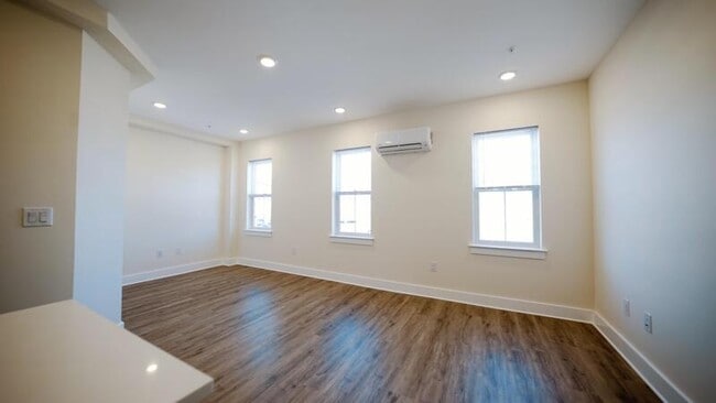 Building Photo - 6830 Ridge Ave