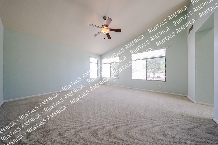 Building Photo - 14759 N 98th St