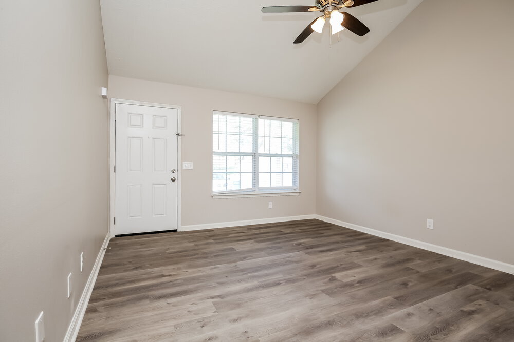 Building Photo - 864 Lavergne Ln