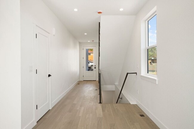 Building Photo - Modern New Construction Duplex in Desirabl...