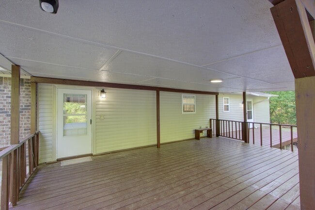 Building Photo - 720 Tennessee Acres Dr