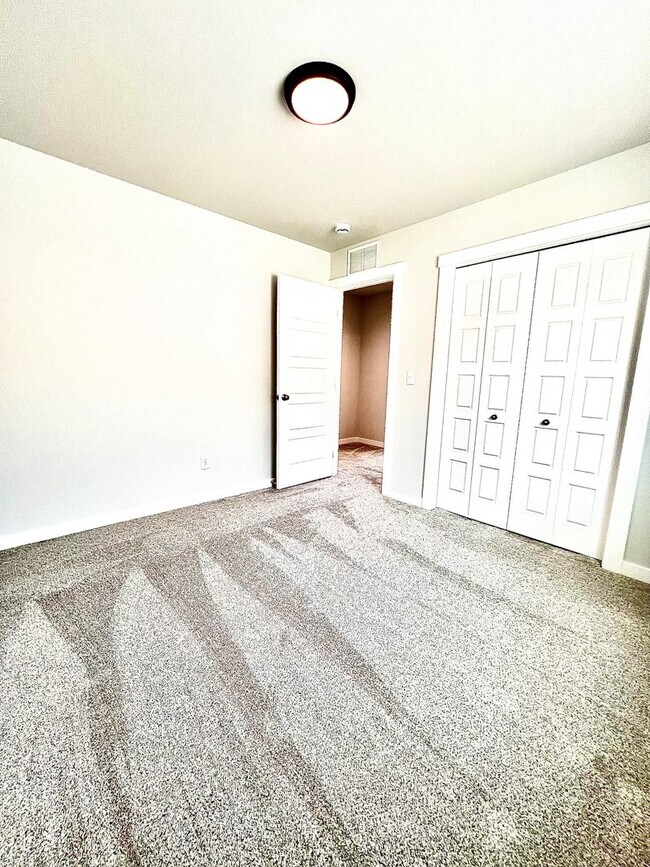 Building Photo - BRAND NEW HOME! 4 Bed/2.5 Bath plus Office and Flex Space Upstairs