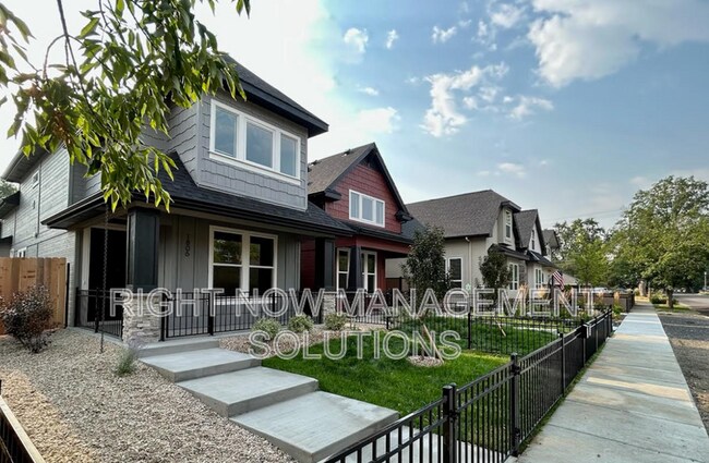 Building Photo - 1806 S Manitou Ave