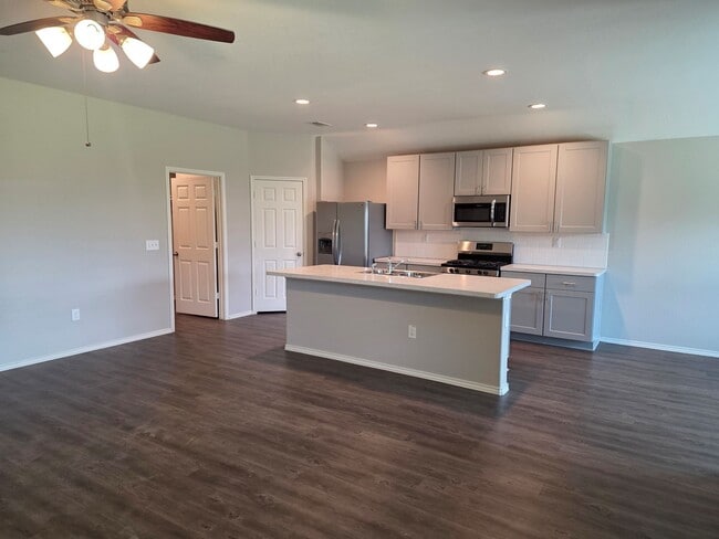 Building Photo - 20714 Southern Wds Blvd