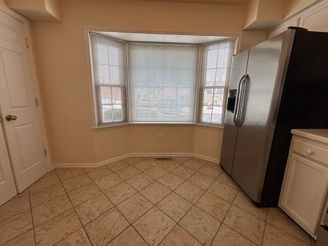 Building Photo - 3776 Kenwick Trail