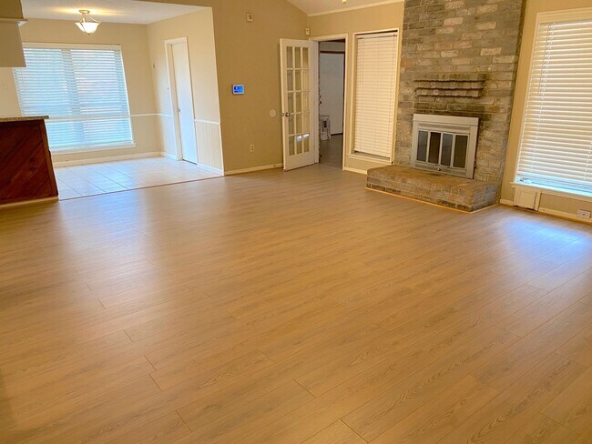 Building Photo - Katy Jewel