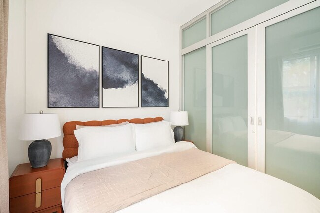 Building Photo - 317w E 14th St