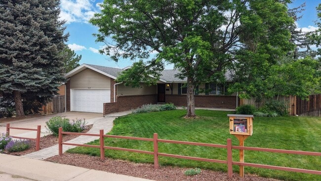 Building Photo - Amazing 4 Bed/3 Bath SFH Backing to Walnut...