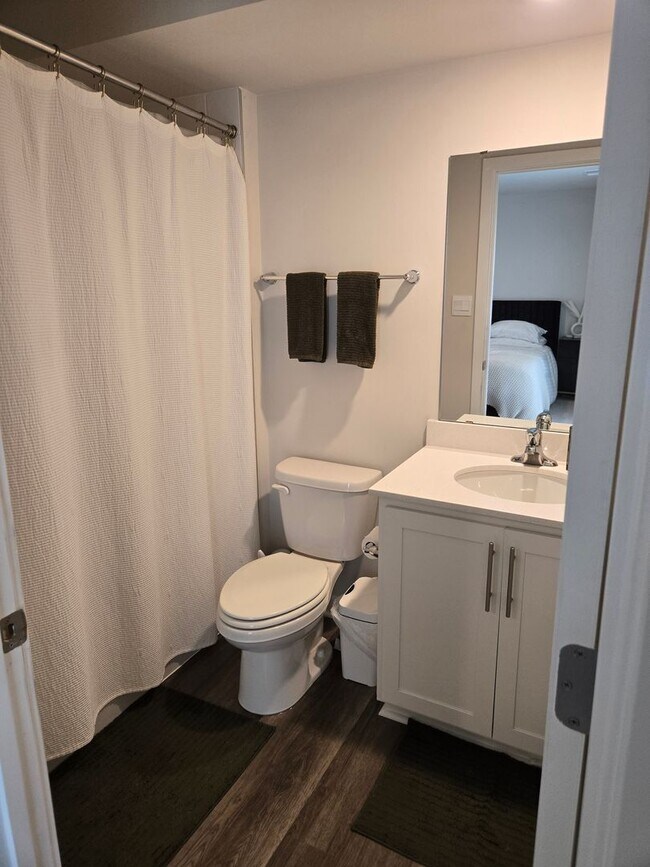 Building Photo - Beautiful Townhome in La Plata