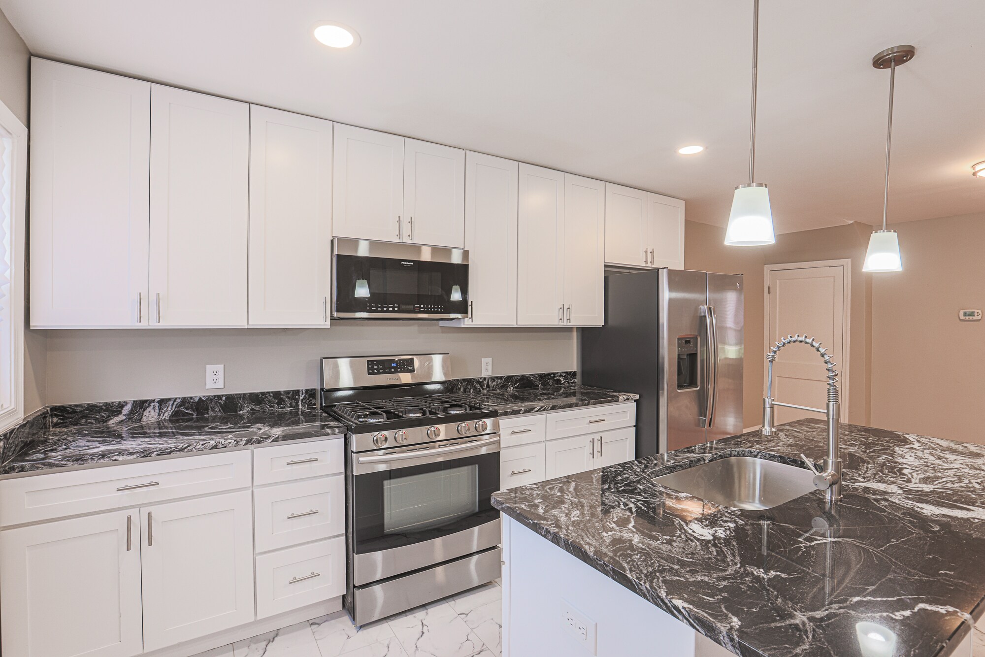 Building Photo - 130 Reedbird Ave