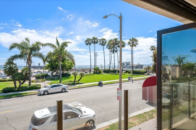 Building Photo - 913 Ocean Ave