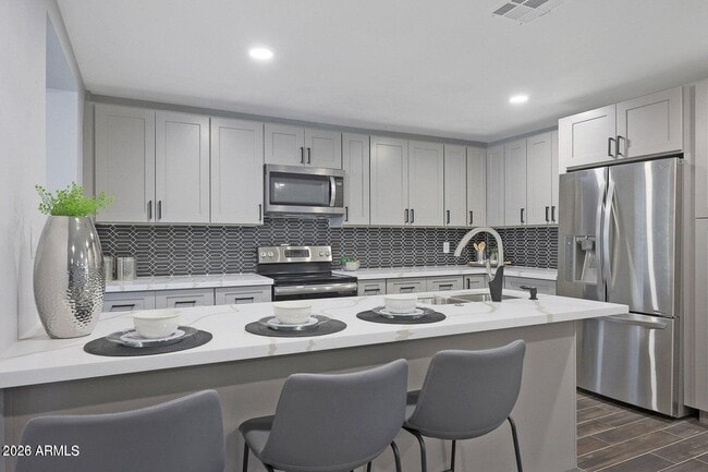 Building Photo - 8444 E Bonita Dr