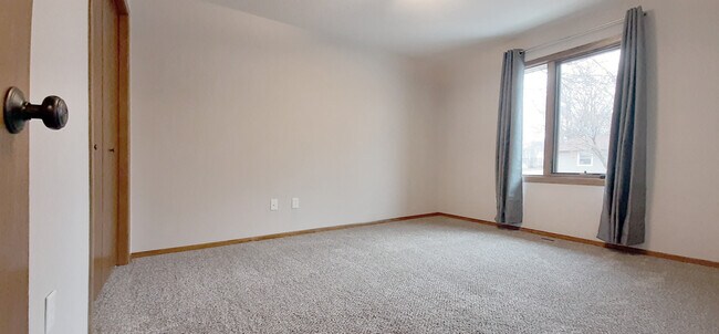 Building Photo - 4810 19th Ave NW