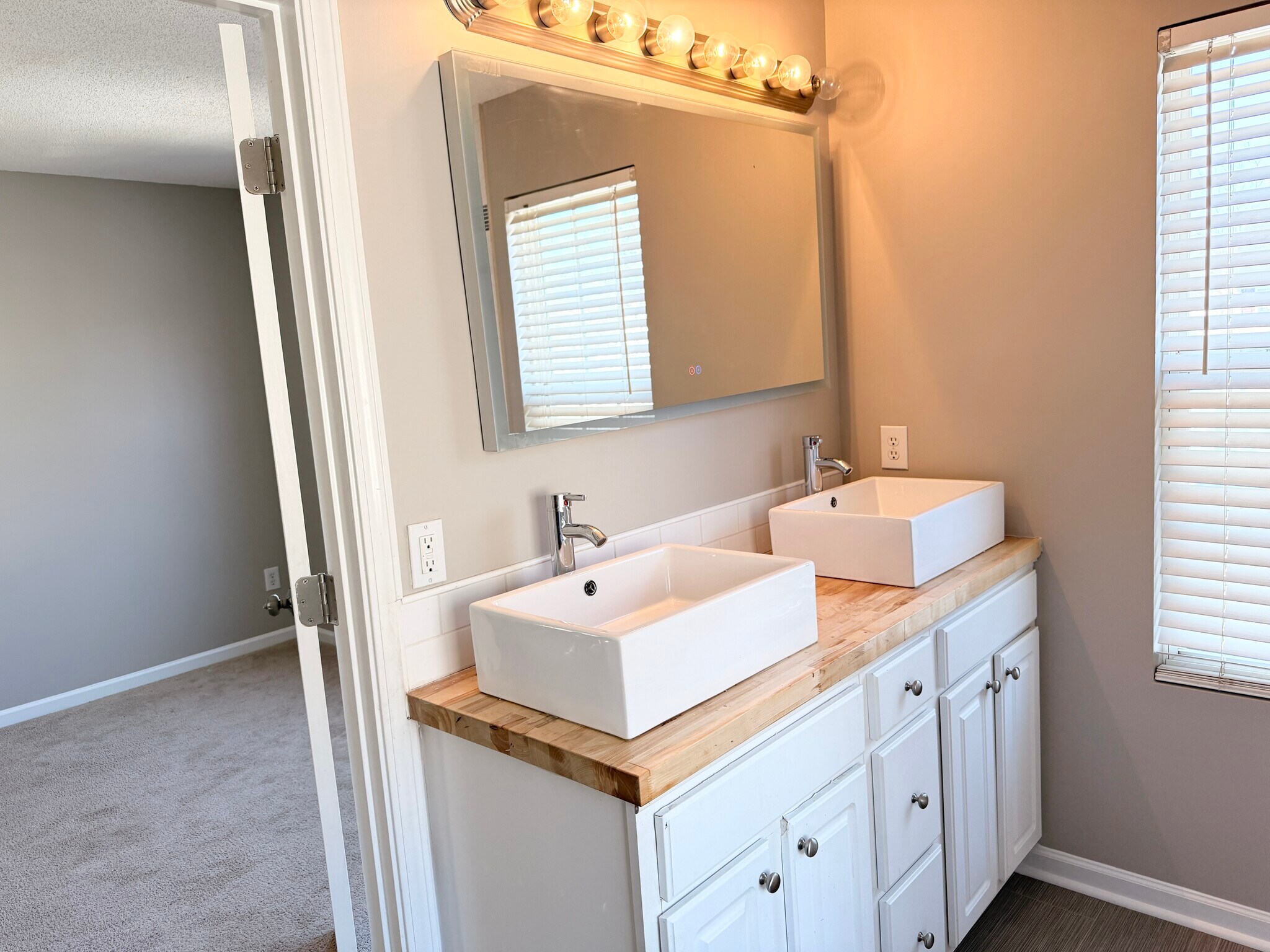 Building Photo - 4442 Snowcrest Ln