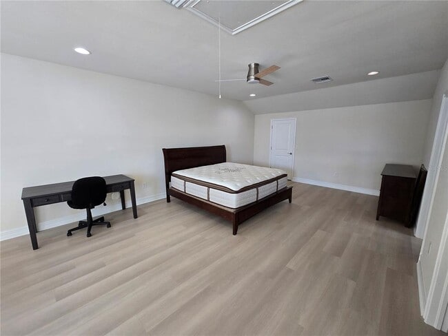 Building Photo - 11925 Perennial Pl