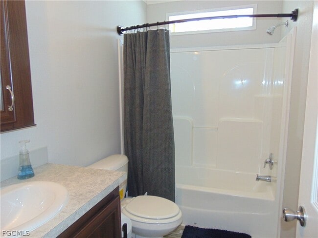 Building Photo - 1445 N Bridge St