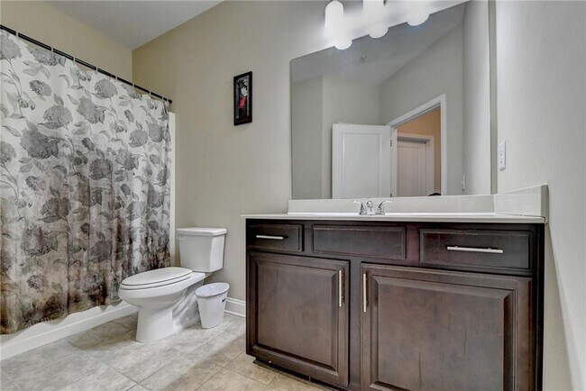 Building Photo - 2405 Tenor Ln