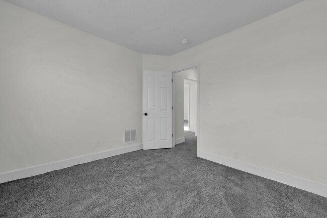 Building Photo - 63 Stevens Ave