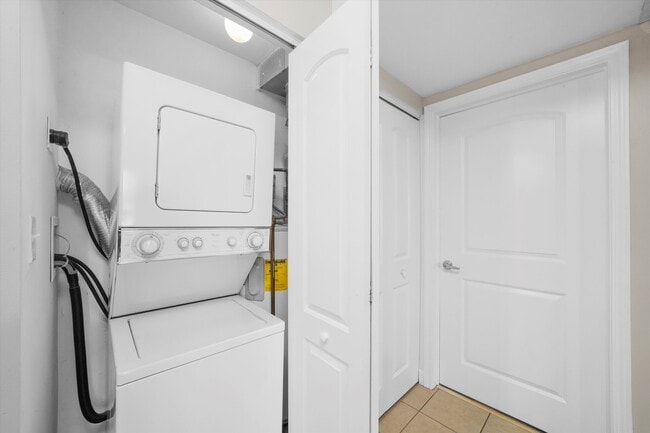 Building Photo - 3423 Ridgeland-101