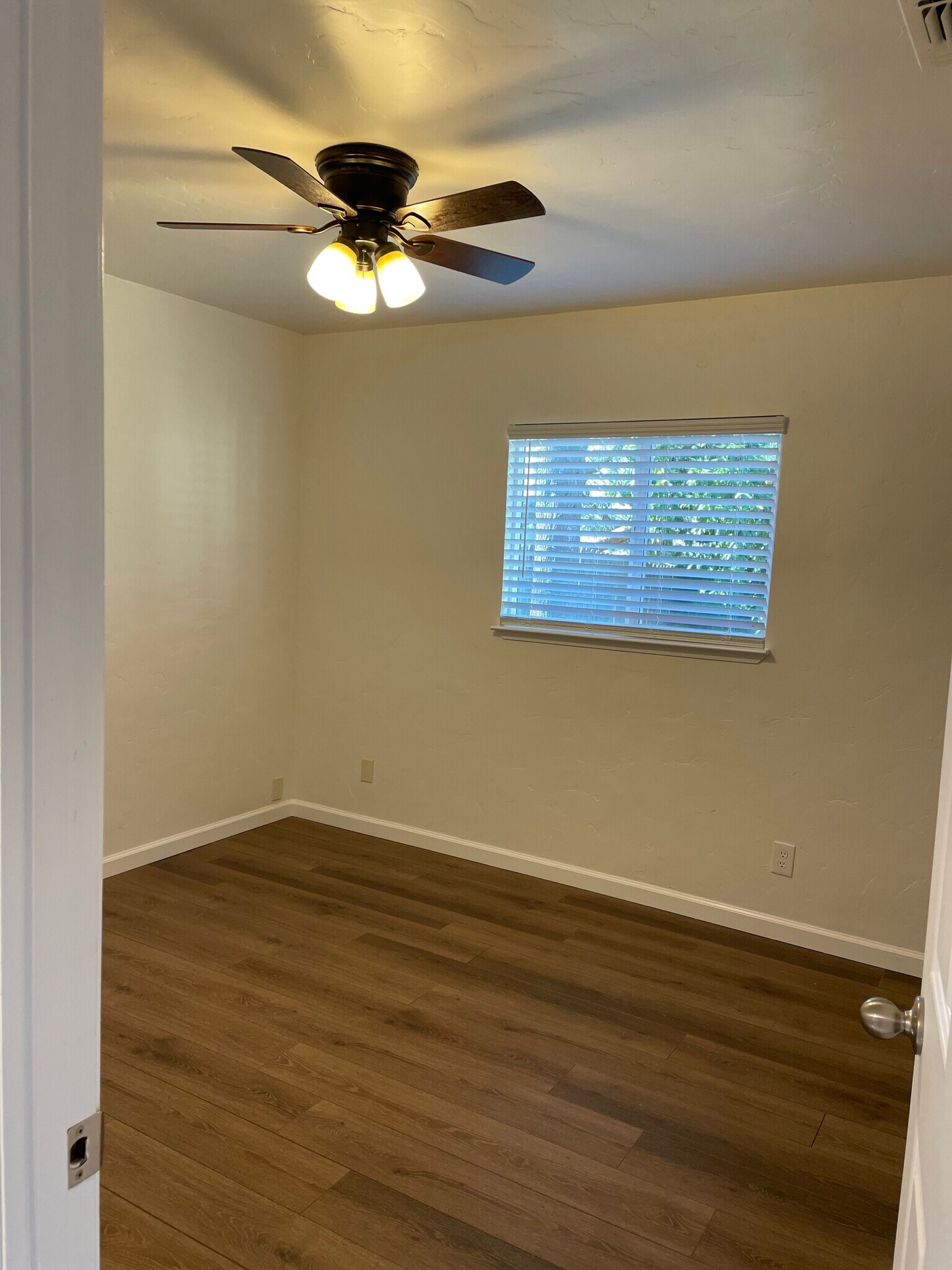 Building Photo - 13621 Fair Oaks Blvd