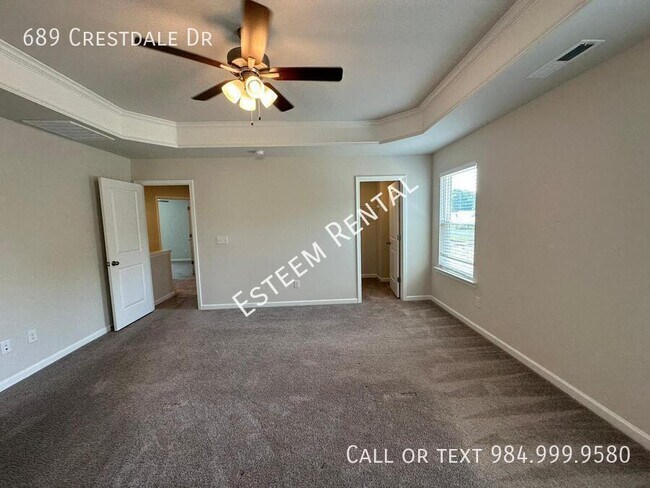 Building Photo - 689 Crestdale Dr