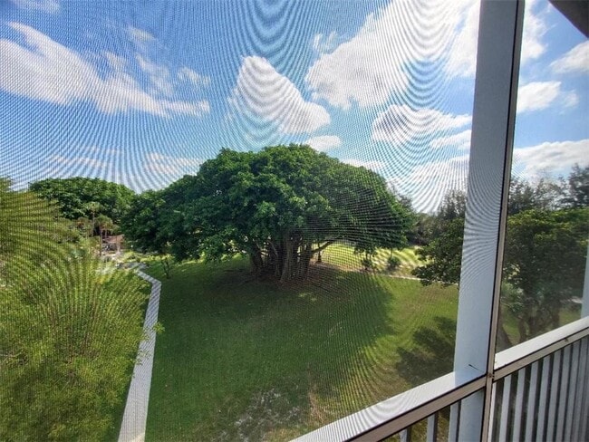 Building Photo - 3000 S Course Dr