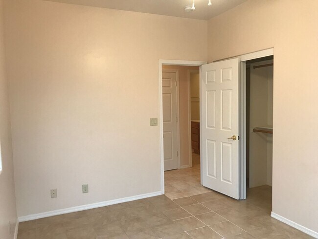 Building Photo - 2775 W Colt Canyon Trail