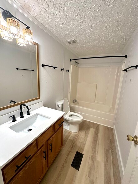 Building Photo - 79 Cherokee Farms Rd