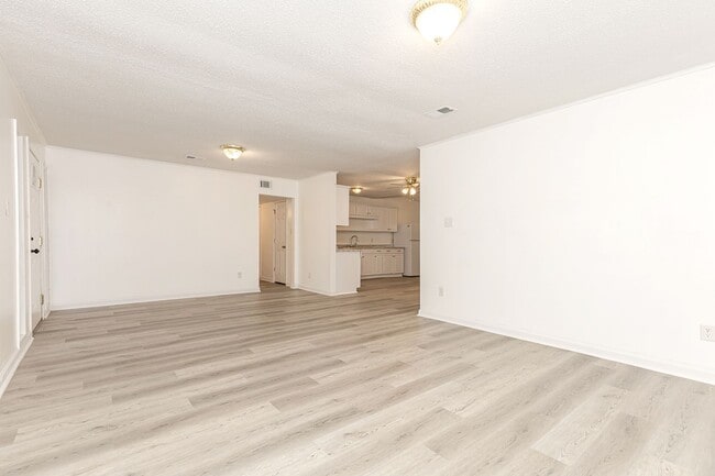 Building Photo - 4703 Bronfair Ave