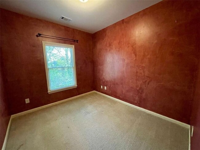 Building Photo - 1378 Greencrest Ct SW