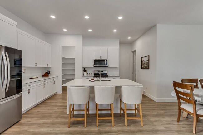Building Photo - Modern Home in Heber – Available Now!