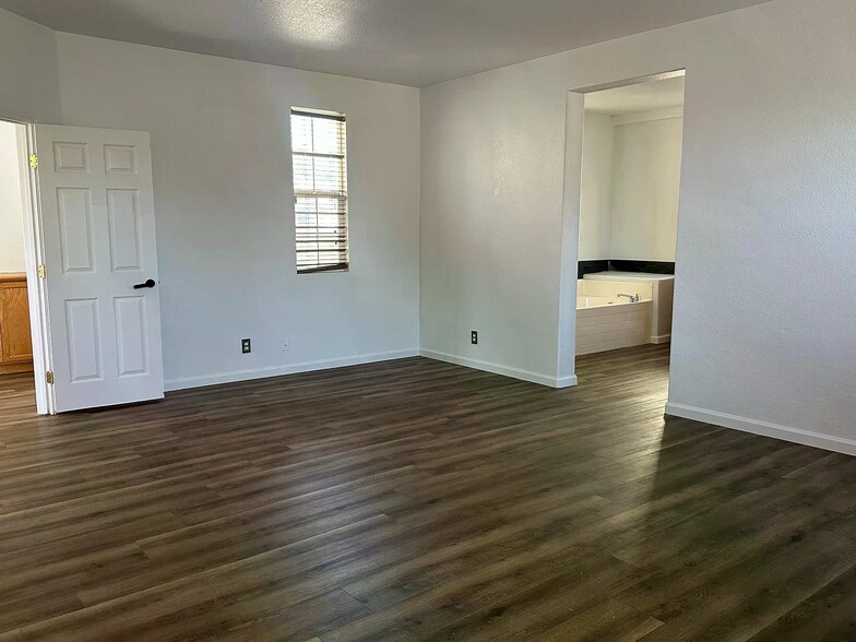Building Photo - 2230 Gibralter Ln