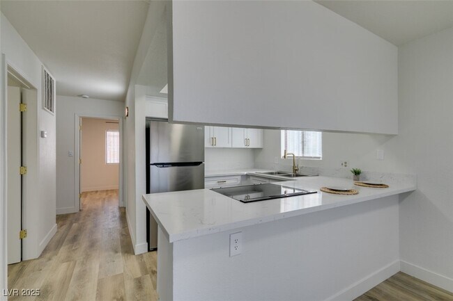 Building Photo - 6932 Kilgore Dr