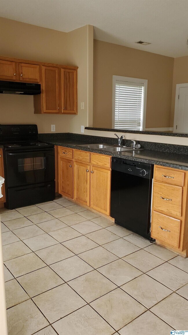 Building Photo - 10443 Wall Triana Hwy