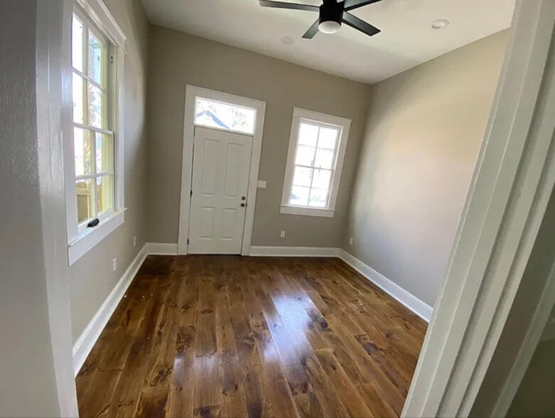 Building Photo - 915 N Rocheblave St