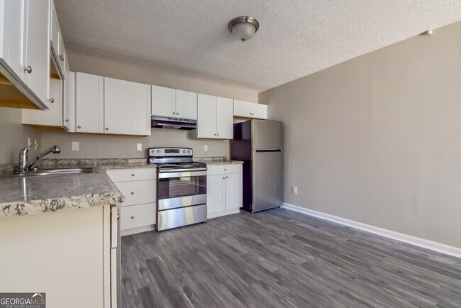 Building Photo - 955 King James Dr