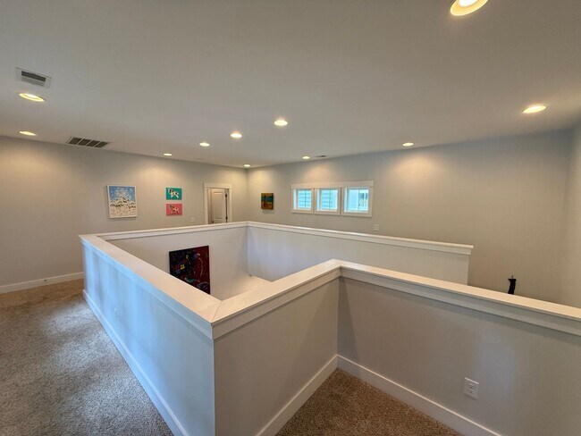Building Photo - 3 Bedroom 2.5 Bath House in Moultrie Park ...