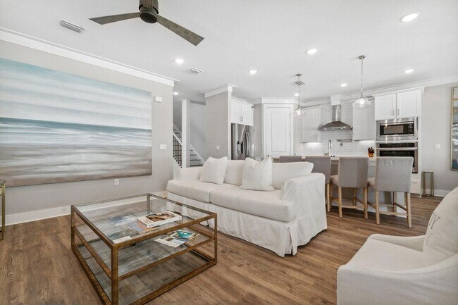 Building Photo - 712 Landing Cir