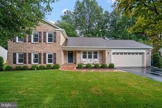 Building Photo - 1719 Larkmeade Dr
