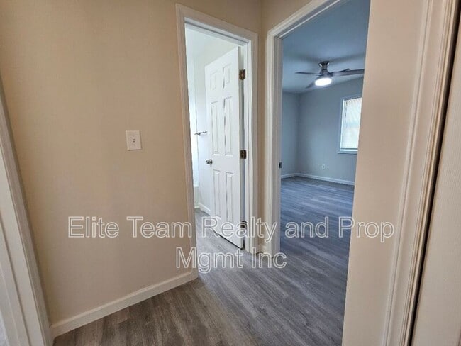 Building Photo - 2507 Moreland St