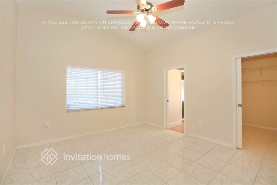 Building Photo - 504 SW 177th Ave