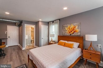 Building Photo - 1620 Mt Vernon St