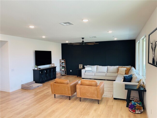 Building Photo - 30891 Laelia Cir