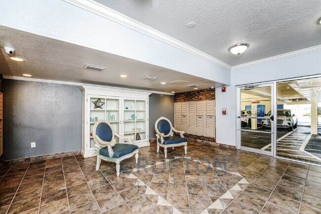 Building Photo - Beautiful Oceanfront Condo in Cocoa Beach!