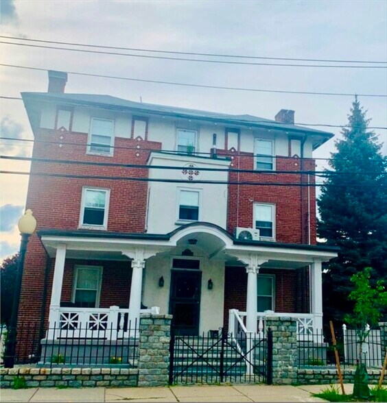 Building Photo - 26 Breed St
