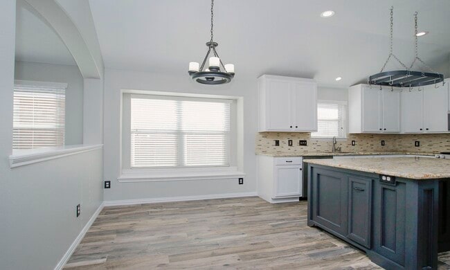 Building Photo - 24918 Oconee Dr