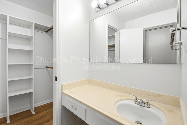 Building Photo - 2275 Triway Ln