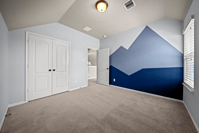 Building Photo - 307 Fairwood Springs Ln