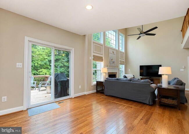 Building Photo - 23017 Holloway Ct